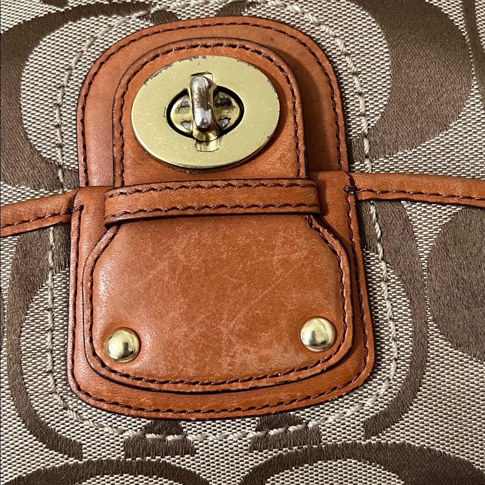 Coach Poppy Willis 70th Anniversary Crossbody Bag Signature Canvas Tan Leather - Picture 11 of 16